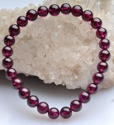 精品純天然巴西紫牙烏紫石榴石圓珠手鏈 優(yōu)雅與天然的完美融合